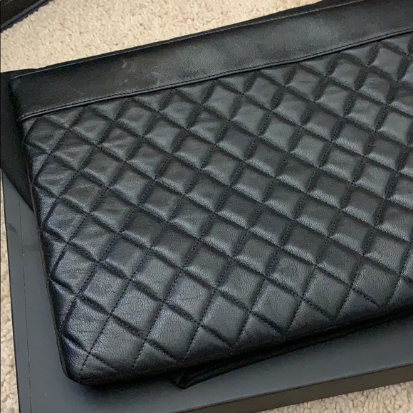 Chanel Clutch - Picture 7 of 9